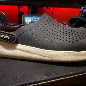 CROCS Men's Black and Cream Slip-On Sandals